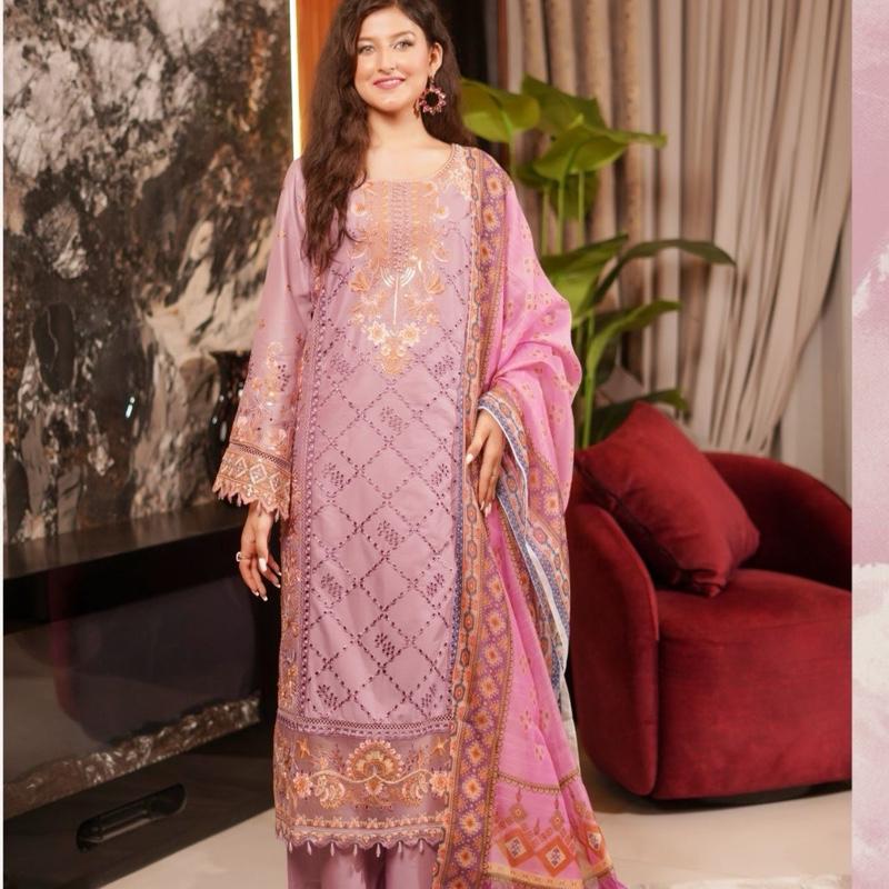 Munira mauve heavy embroidered chicken kari lawn 3PC