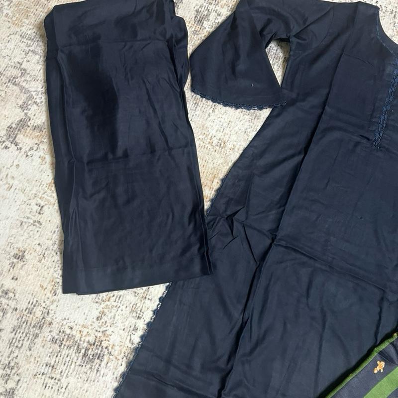 Blue plain suit with printed shawl