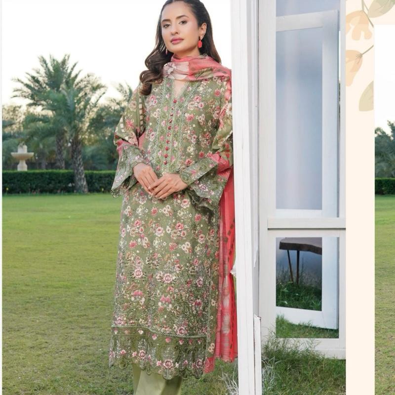 Munira mehndi green lawn embroidered 3PC