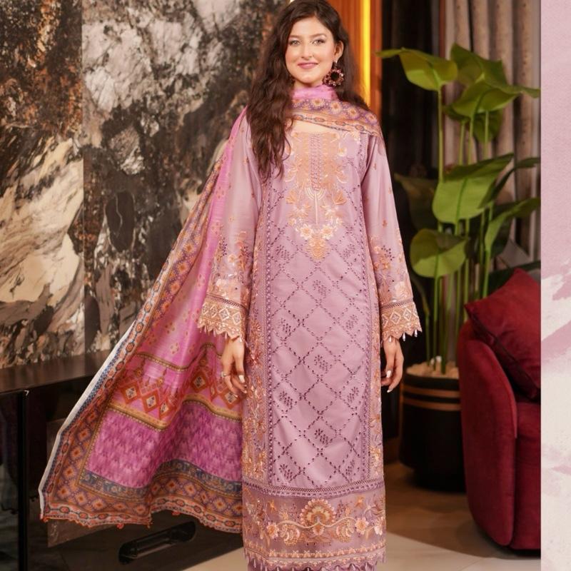 Munira mauve heavy embroidered chicken kari lawn 3PC