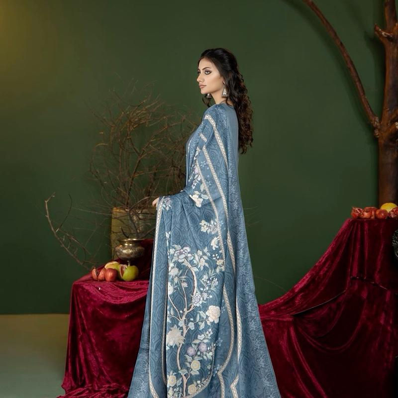 Ally’s grey embroidered 3PC suit