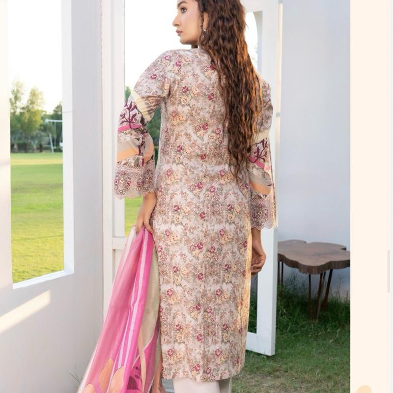 Munira pink lawn embroidered 3PC