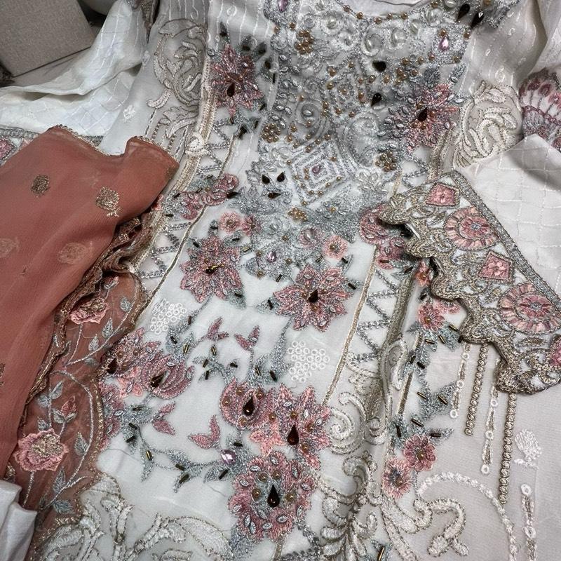 White party wear chiffon suit