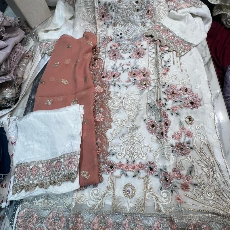 White party wear chiffon suit