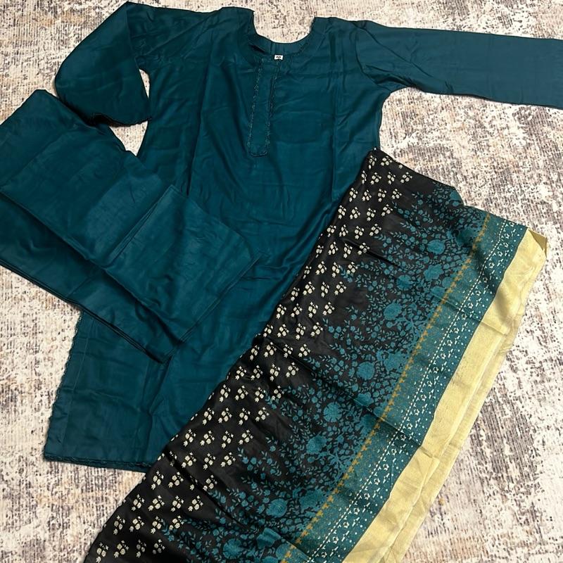 Linen 3PC suit with printed shawl