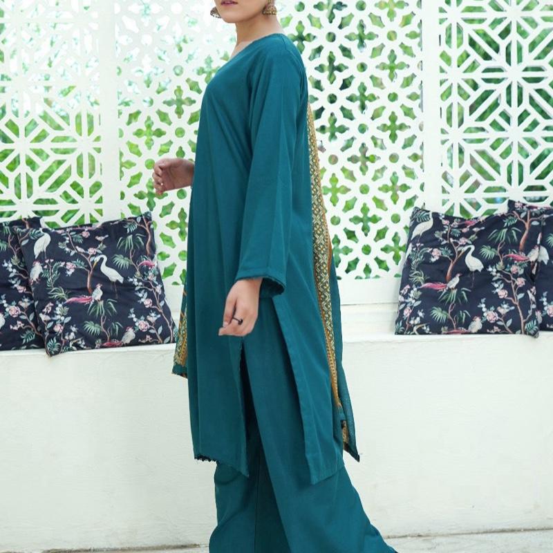 Green plain suit with printed shawl