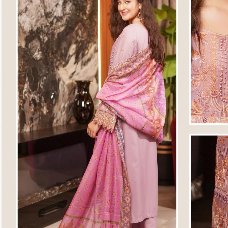 Munira mauve heavy embroidered chicken kari lawn 3PC
