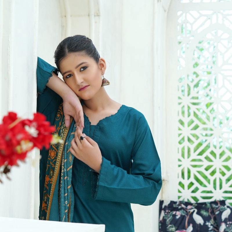 Green plain suit with printed shawl