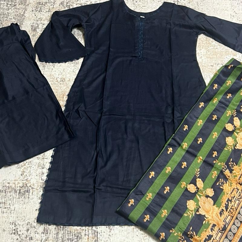 Blue plain suit with printed shawl