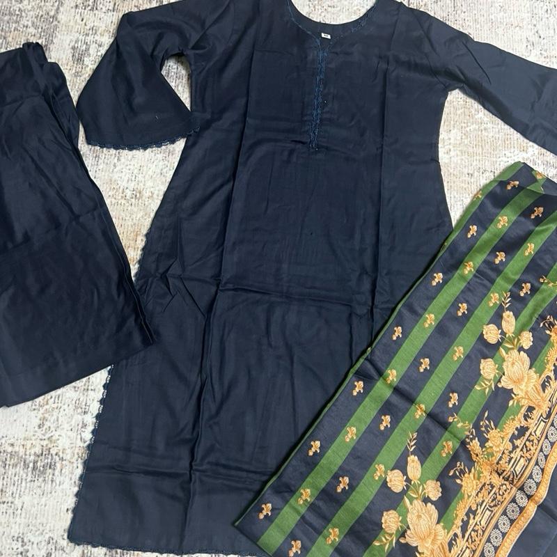 Blue plain suit with printed shawl